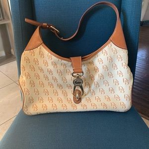 Dooney & Bourke shoulder bag